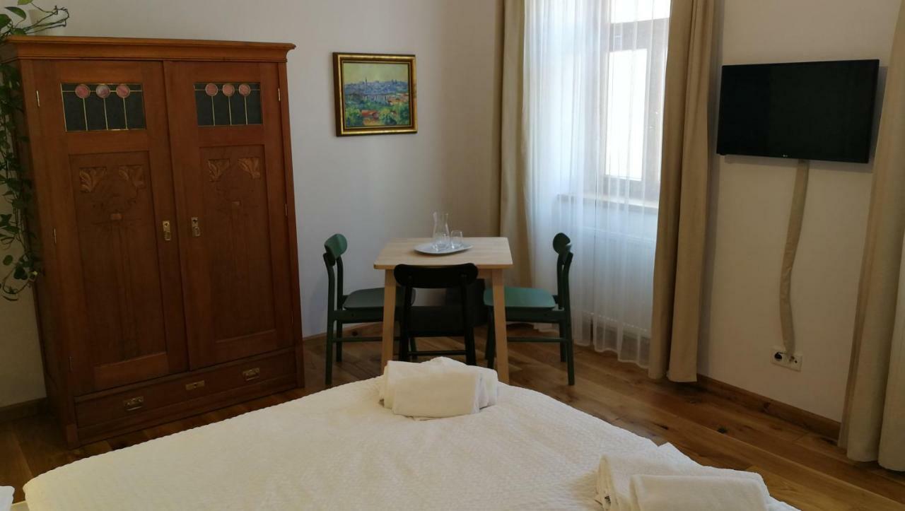 Penzion Stastny Medved Znojmo Bagian luar foto
