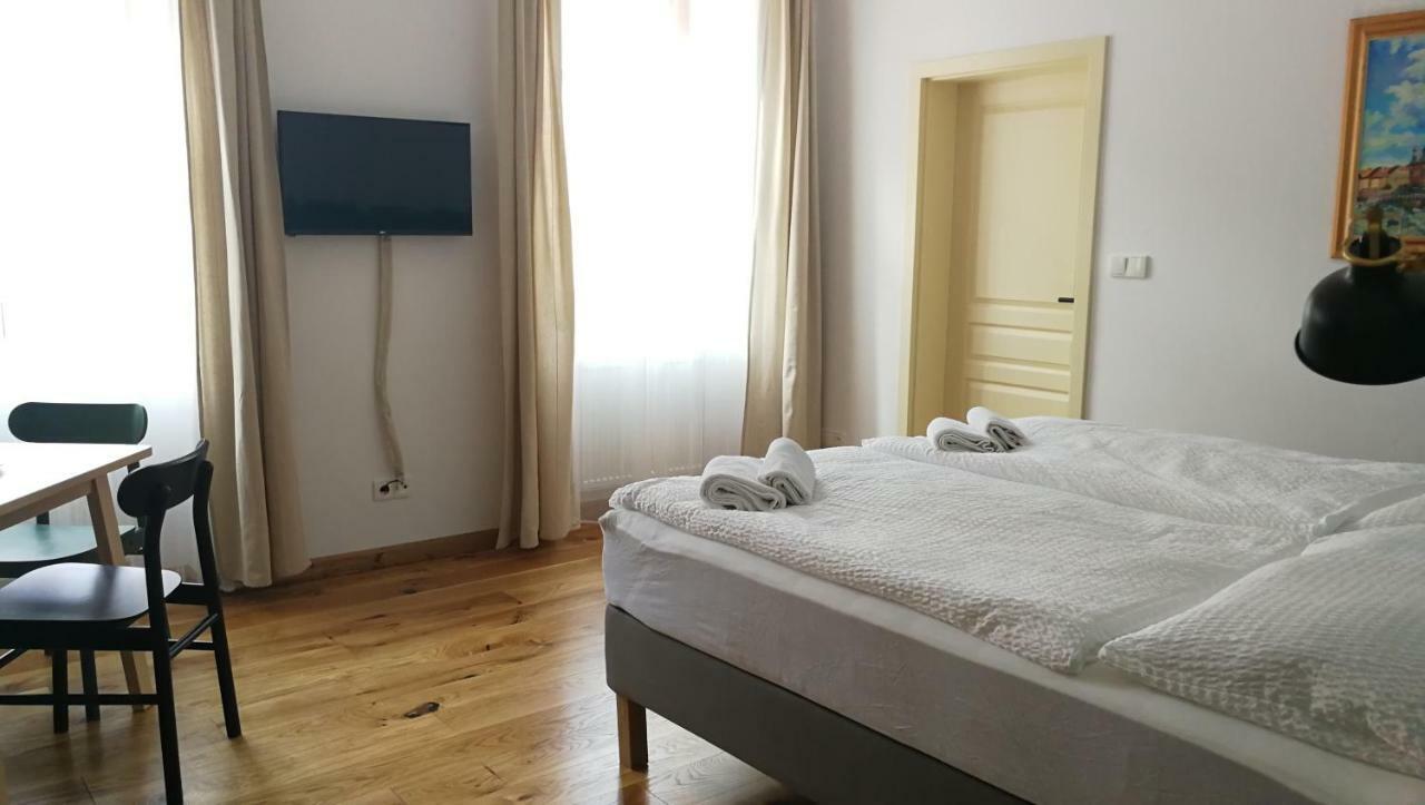 Penzion Stastny Medved Znojmo Bagian luar foto